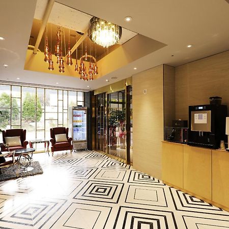El Tower Hotel Gunsan Exteriör bild